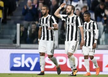 Benatia_Higuain_Douglas_Juventus_Atalanta_lapresse_2018