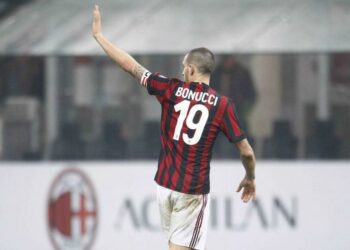 Bonucci_Milan_Crotone_saluto_lapresse_2018