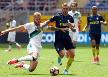 Icardi_Letschert_Sassuolo_Inter_lapresse_2017