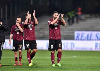 Salernitana applausi_lapresse_2017