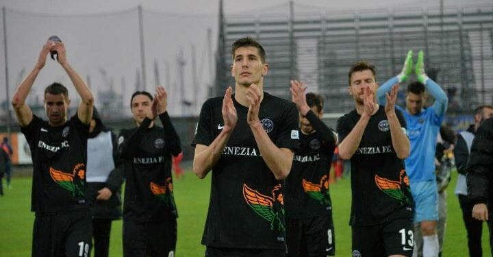 Venezia_applausi_LegaPro_lapresse_2017