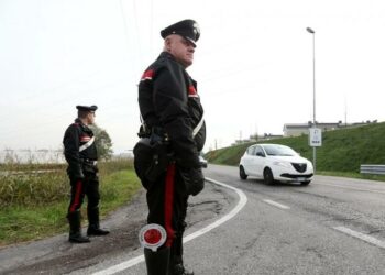 carabinieri_sassi_auto_lapresse_2017