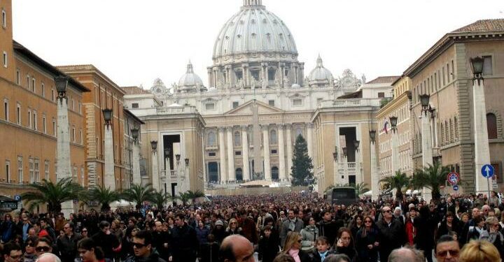 chiesa_sanpietro_conciliazione_roma_lapresse_2015