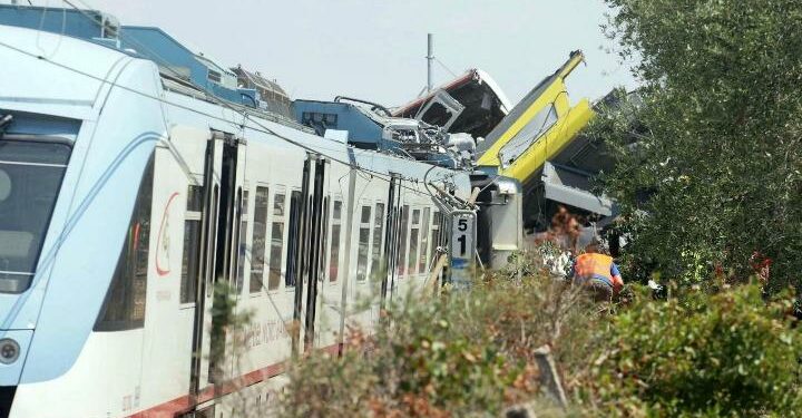 incidente_treni_puglia_scontro_ferrovie_lapresse_2017