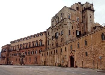 palazzo_dei_normanni_palermo_wikipedia