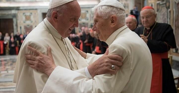 papa_francesco_benedettoXVI_ratzinger_lapresse_2016