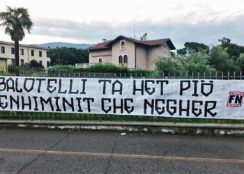 striscione_balotelli_forza_nuova