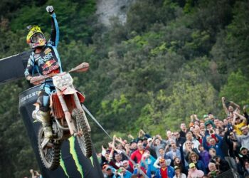 tony cairoli motocross