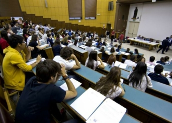 universitari_aula