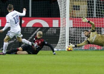 Barella_Donnarumma_Milan_Cagliari_lapresse_2018