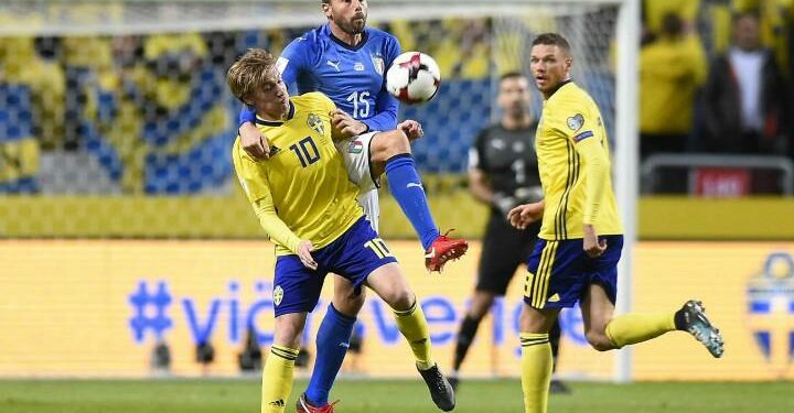 Barzagli_Forsberg_Italia_Svezia_lapresse_2017