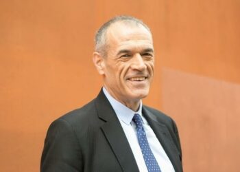 carlo cottarelli azzolina banchi con le rotelle