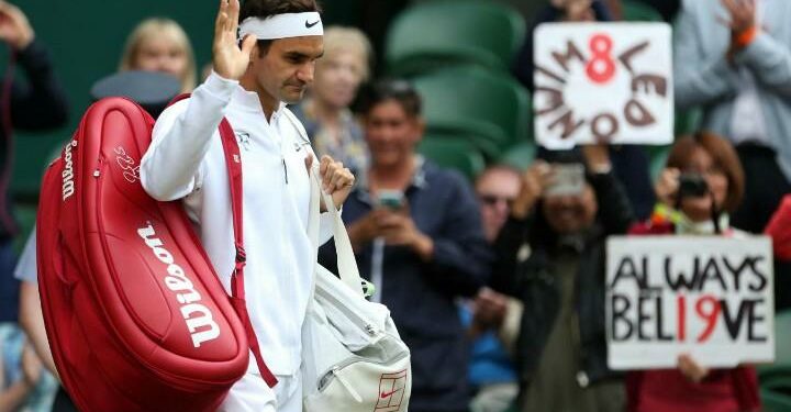 Federer_borsa_saluto_Wimbledon_lapresse_2017