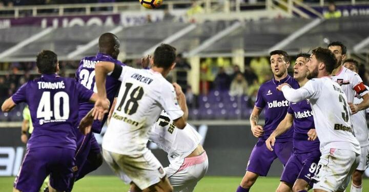 Fiorentina_Palermo_mischia_lapresse_2017