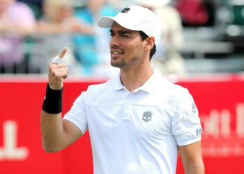 Fognini_dito_Wimbledon_lapresse_2017