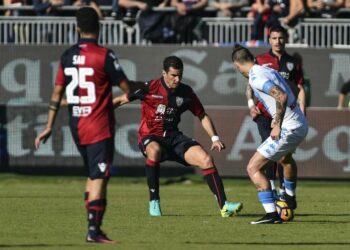 Hamsik_Padoin_Napoli_Cagliari_lapresse_2017