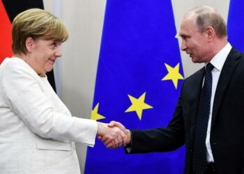 Merkel_Putin_Lapresse