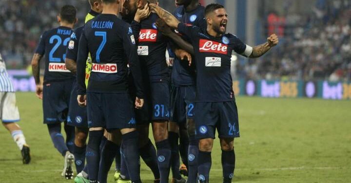 Napoli_blu_gruppo_Spal_lapresse_2017