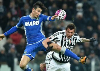 Peluso_Mandzukic_Sassuolo_Juventus_lapresse_2017