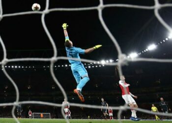 Ramsey_Akinfeev_Arsenal_Cska_gol_lapresse_2018