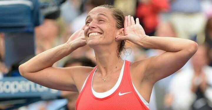 Roberta_Vinci_UsOpen_orecchie_facebook_2018