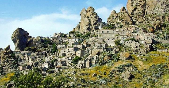 calabria_aspromonte_pentedattilo_wikipedia