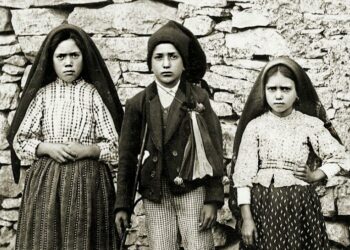 fatima_lucia_francisco_jacinta_apparizione_madonna_wikipedia