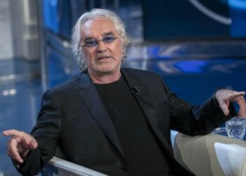 flavio_briatore_porta_vespa_lapresse_2017