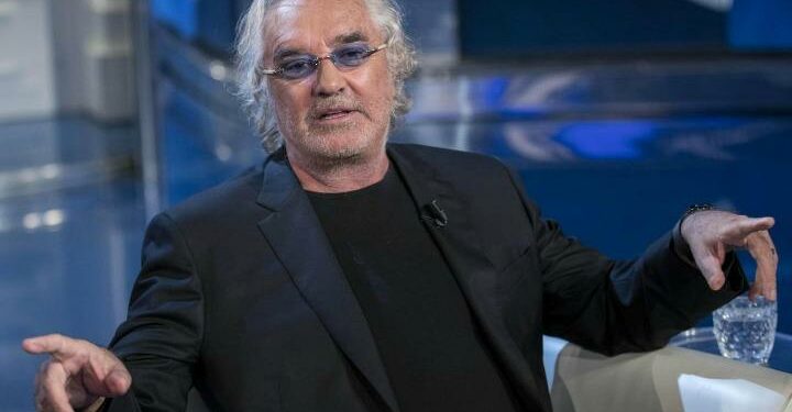 flavio_briatore_porta_vespa_lapresse_2017