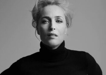 gillian_anderson_facebook_2017