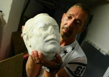 giovanni_falcone_statua_decapitata_palermo_mafia_giudice_lapresse_2017