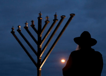 hanukkah_luci_ebraismo_festa_natale_twitter_2017