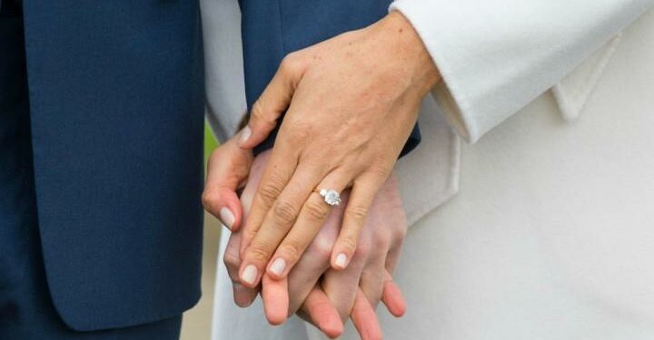 harry_meghan_markle_mani_anello_2018_lapresse.jpg