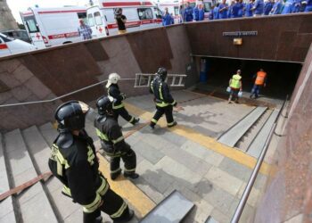 metro_russia_mosca_incidente_esplosione_vigili_fuoco_lapresse_2017