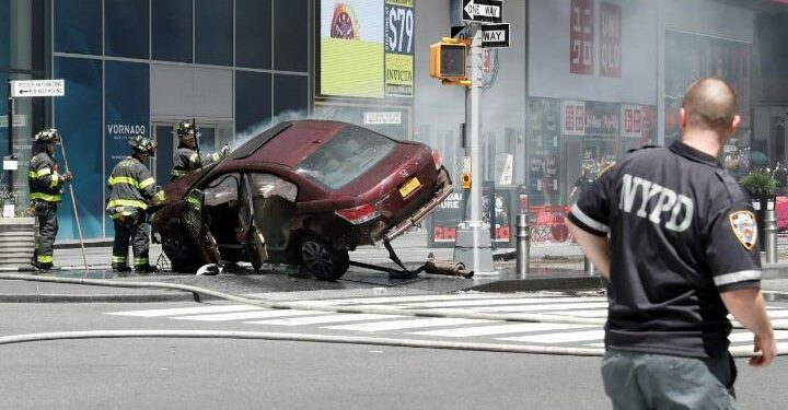 newyork_timessquare_incidente_auto_lapresse_2017