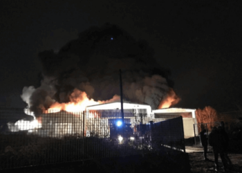 nube_tossica_incendio_pavia_fiamme_industria_twitter_2018