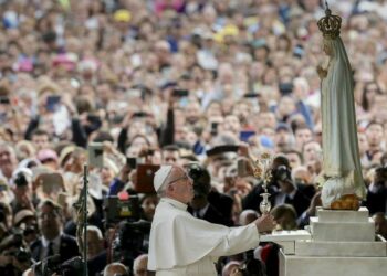 papa_francesco_fatima_1_lapresse_2017