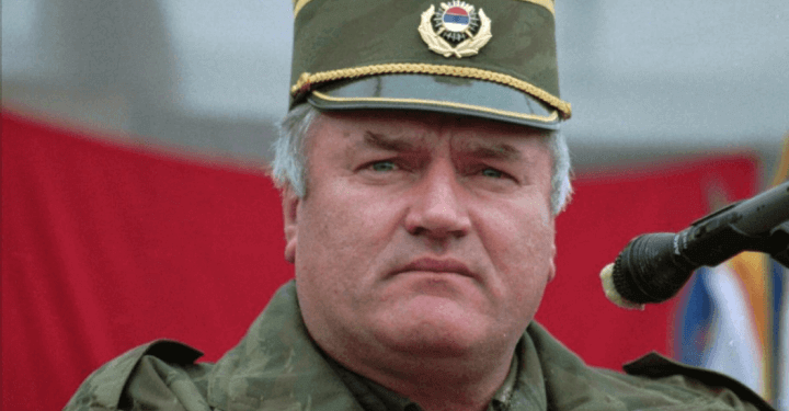 radko_mladic_generale_bosnia_guerra_srebrenica_genocidio_twitter_2017