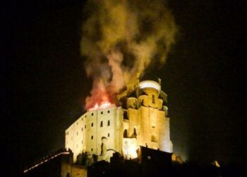 sacra_san_michele_incendio_twitter