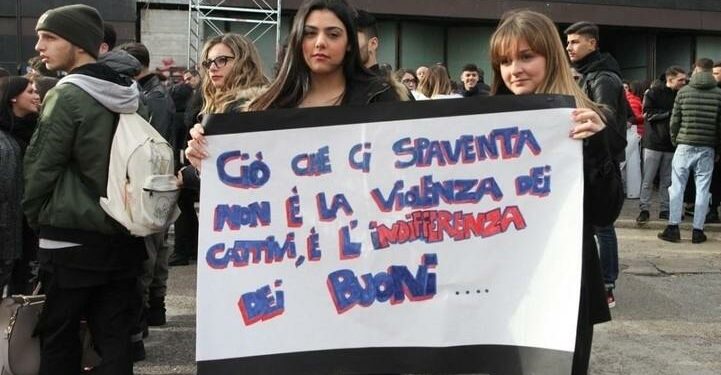 scuola_studenti_giovani_napoli_scampia_babygang_lapresse_2018