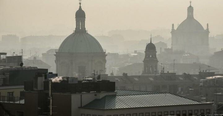 smog_inquinamento_pm10_milano_lapresse