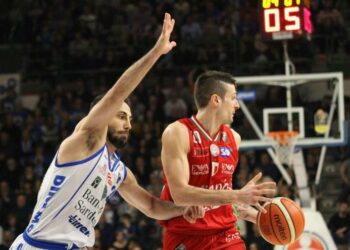 stipcevic_cinciarini_sassari_olimpiamilano_basket_lapresse_2017