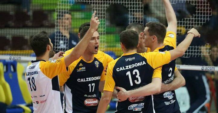 verona_volley_gruppo_esultanza_facebook