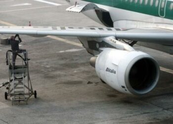 Alitalia_AlaR439