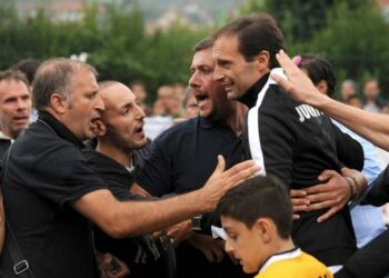 Allegri_Juve_tifosi