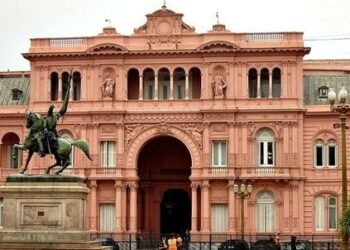 Argentina-Casa_Rosada_Nicolas_Maia_R439