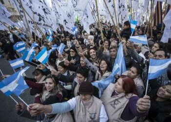 Argentina_Bandiere_ManifestazioneR439