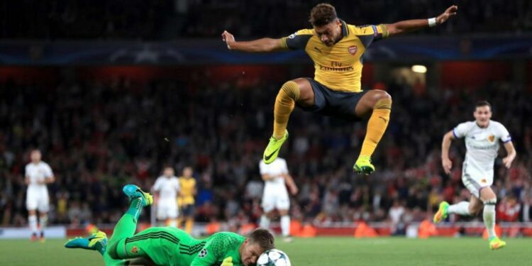 Basilea_Arsenal_Oxlade