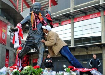 Benfica_Eusebio_Statua