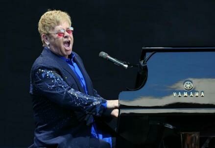 Elton_John_concerto_tour_wonderful_crazy_night